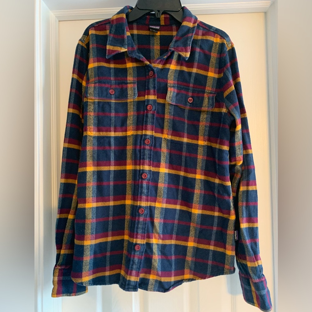 Patagonia Women's Long-Sleeved Fjord Flannel Shirt, small